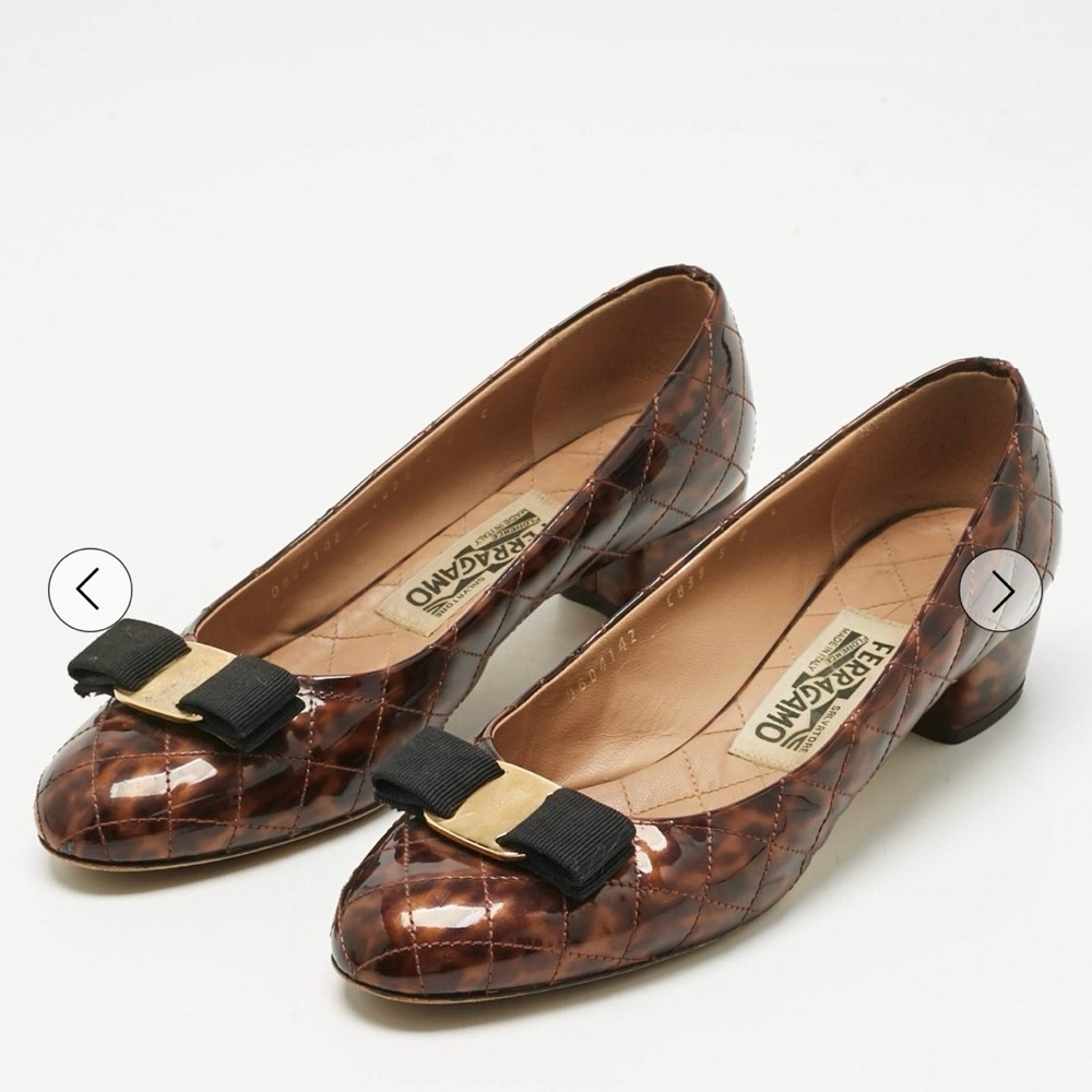 Salvatore Ferragamo Two Tone Patent Leather Vara Bow Block Heel Pumps Size 8.5m